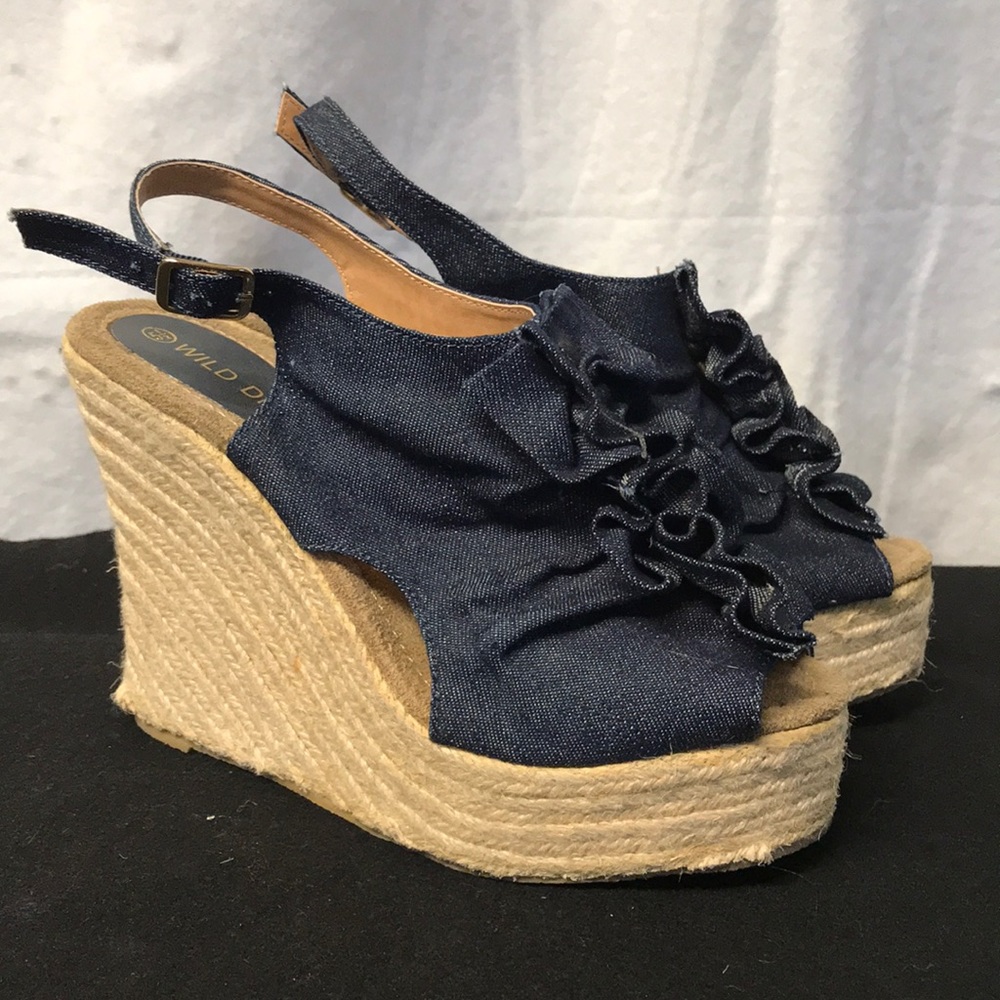 Wild Diva wedge platform sandals Sz 5.5